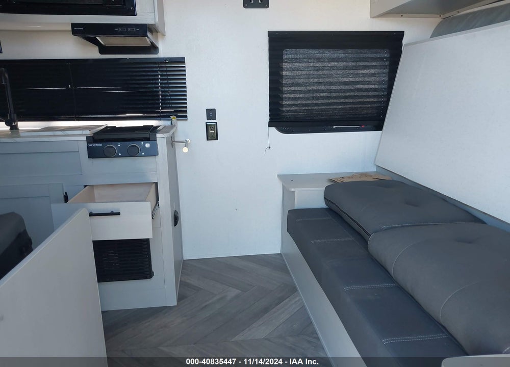 2022 SALEM FSX VIN: 4X4TSMT10NY010789