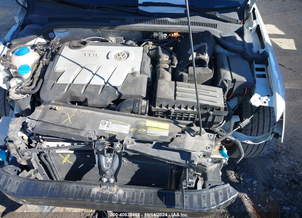 2014 VOLKSWAGEN JETTA 2.0L TDI VIN: 3VWLL7AJ0EM411677