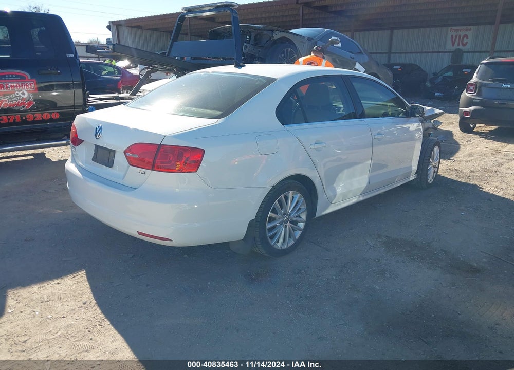 2014 VOLKSWAGEN JETTA 2.0L TDI VIN: 3VWLL7AJ0EM411677