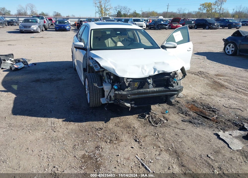 2014 VOLKSWAGEN JETTA 2.0L TDI VIN: 3VWLL7AJ0EM411677