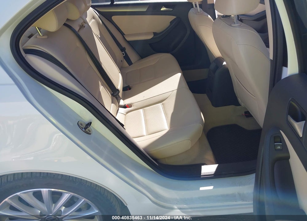 2014 VOLKSWAGEN JETTA 2.0L TDI VIN: 3VWLL7AJ0EM411677
