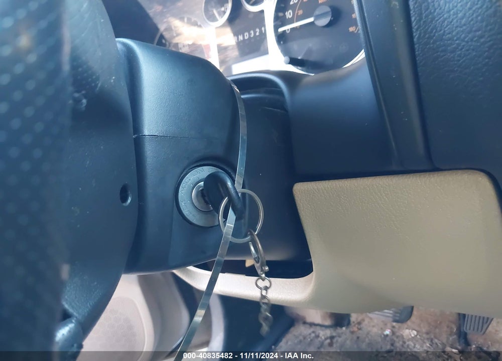 2006 HUMMER H3 SUV VIN: 5GTDN136068241715