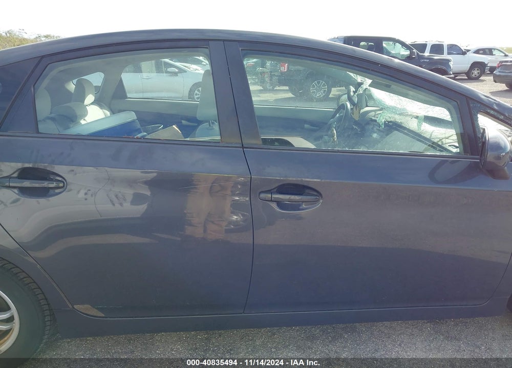2011 TOYOTA PRIUS TWO VIN: JTDKN3DU2B0278877