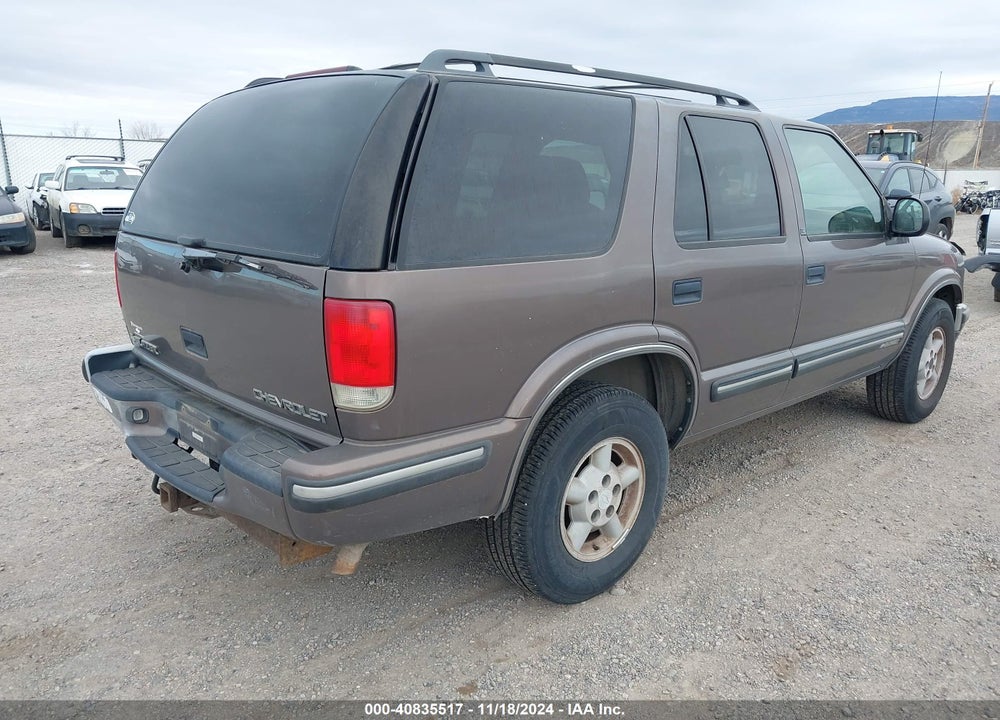 1998 CHEVROLET BLAZER LS VIN: 1GNDT13WXW2270954