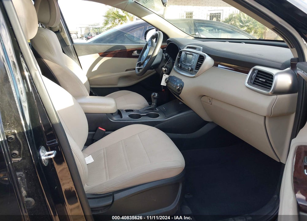 2016 KIA SORENTO 3.3L LX VIN: 5XYPGDA51GG047487