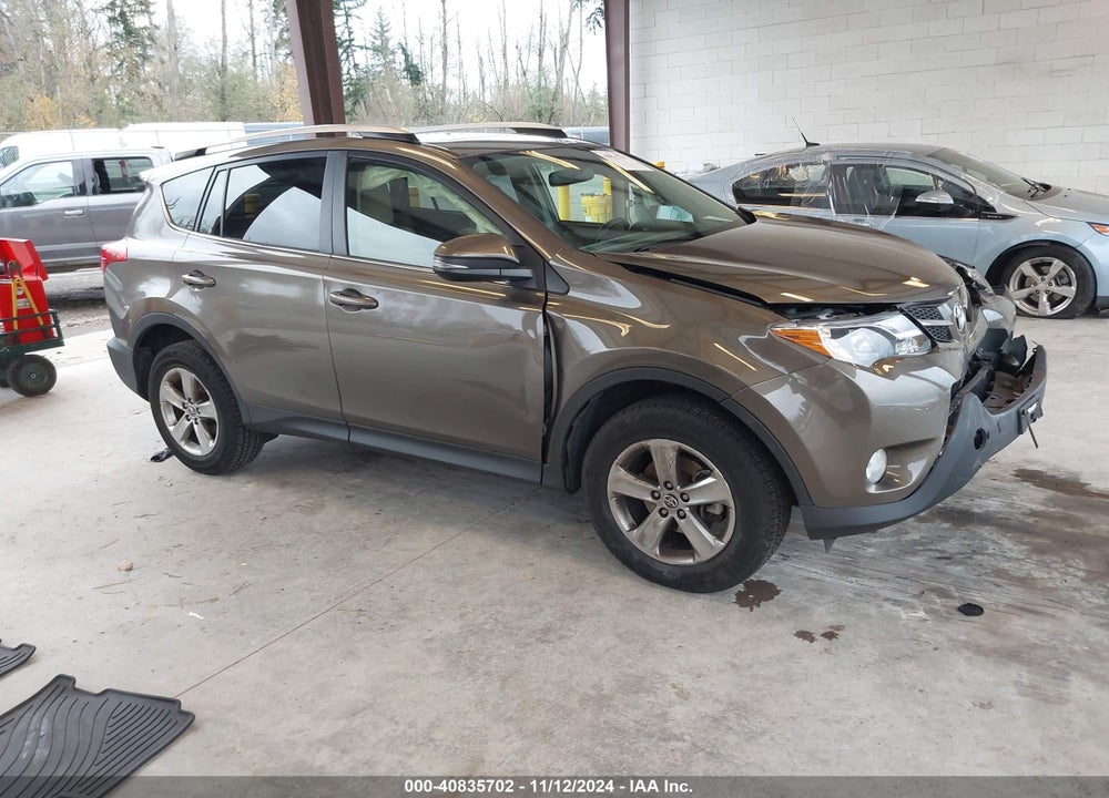 2015 TOYOTA RAV4 XLE VIN: JTMRFREV5FD160360