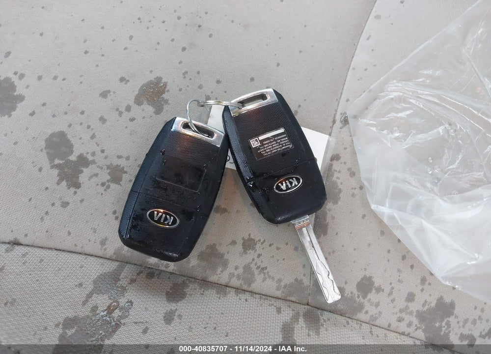 2015 KIA OPTIMA LX VIN: KNAGM4A74F5626486