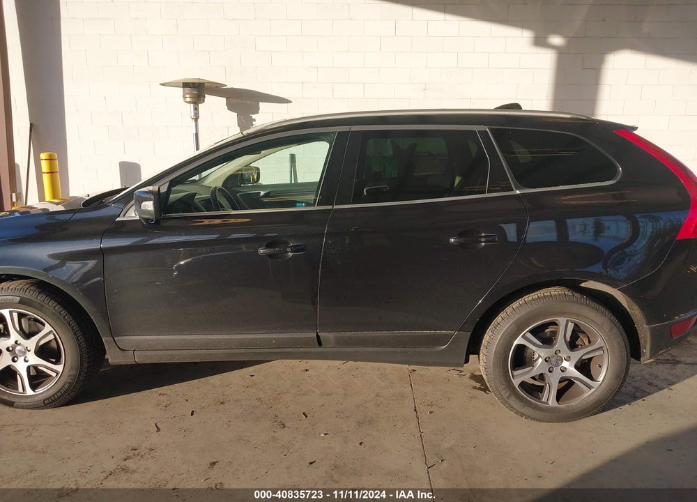 2012 VOLVO XC60 T6 PLATINUM VIN: YV4902DZ8C2243590