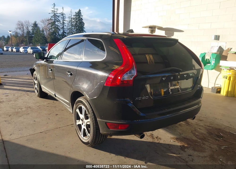 2012 VOLVO XC60 T6 PLATINUM VIN: YV4902DZ8C2243590