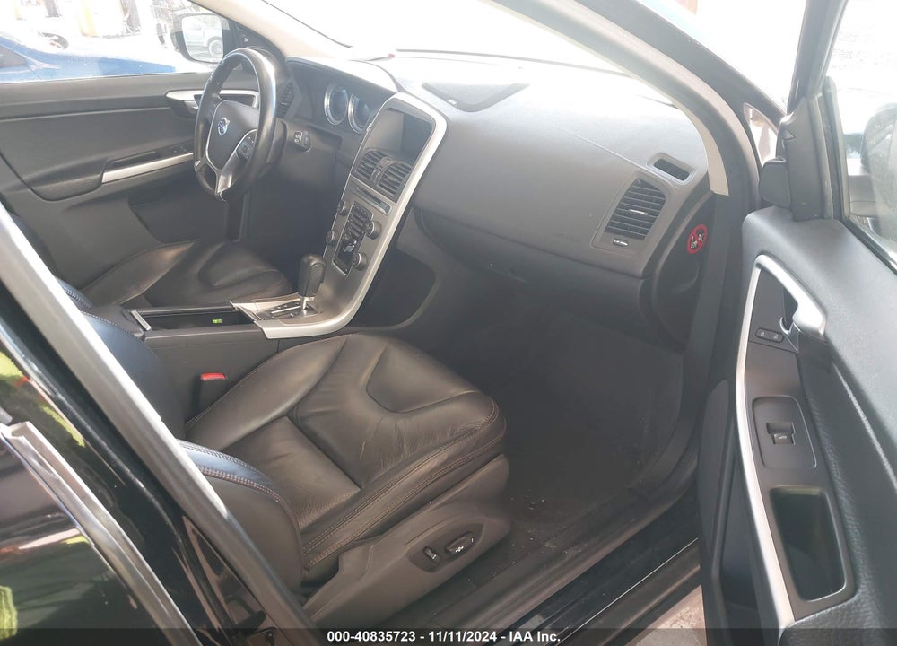 2012 VOLVO XC60 T6 PLATINUM VIN: YV4902DZ8C2243590