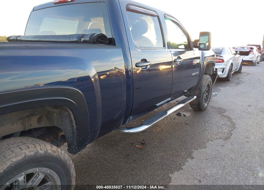 2011 CHEVROLET SILVERADO 2500HD LTZ VIN: 1GC1KYC86BF199490