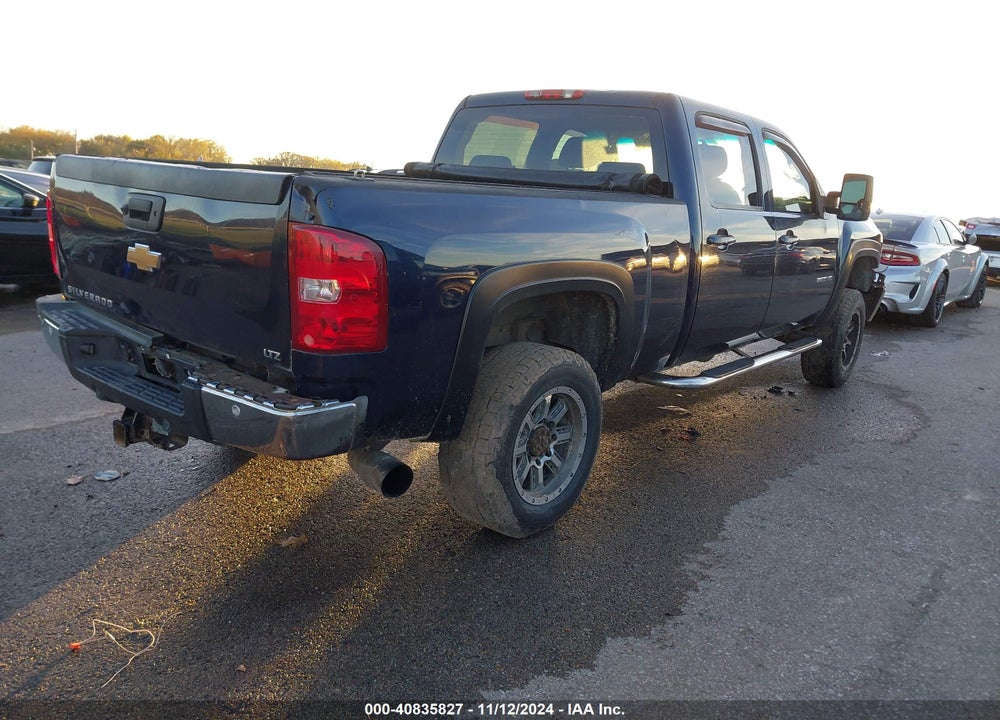 2011 CHEVROLET SILVERADO 2500HD LTZ VIN: 1GC1KYC86BF199490