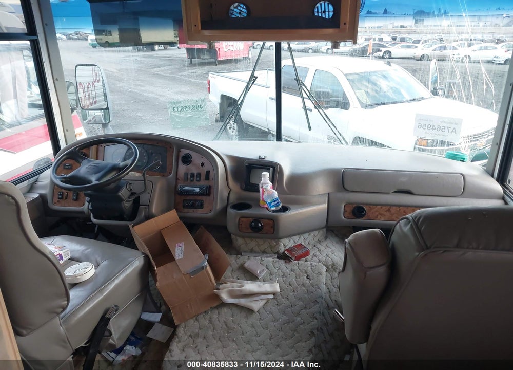 2004 R VISON CONDOR VIN: 5B4MPG7GX43381790
