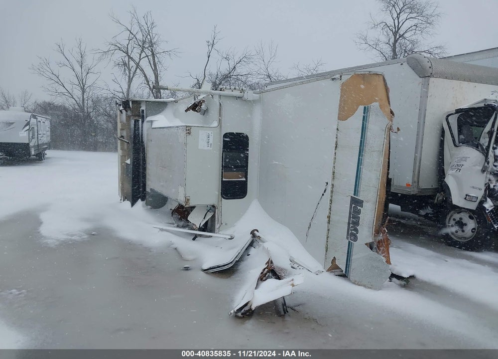 2002 LANCE 1161 CAMPER VIN: 148198