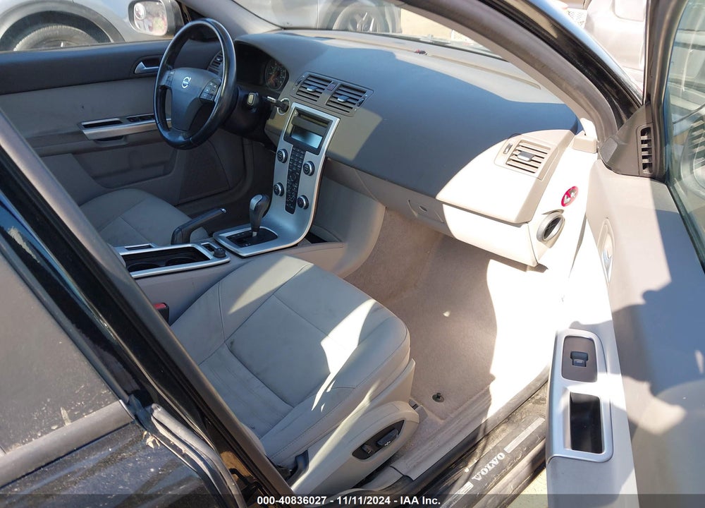2010 VOLVO S40 2.4I VIN: YV1382MS2A2502084