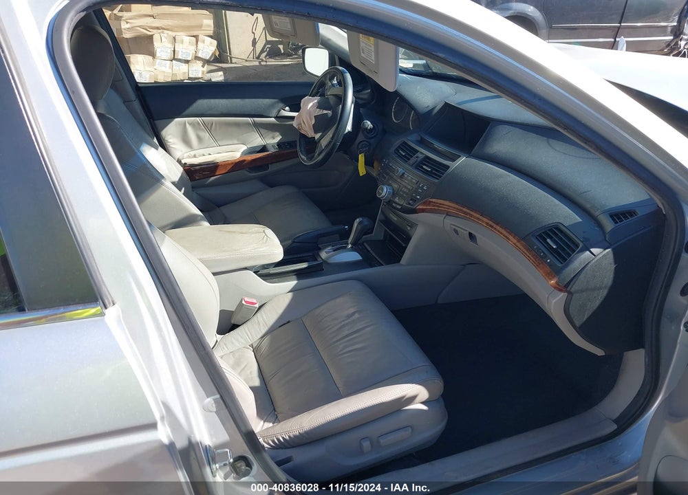 2011 HONDA ACCORD 3.5 EX-L VIN: 5KBCP3F84BB001777