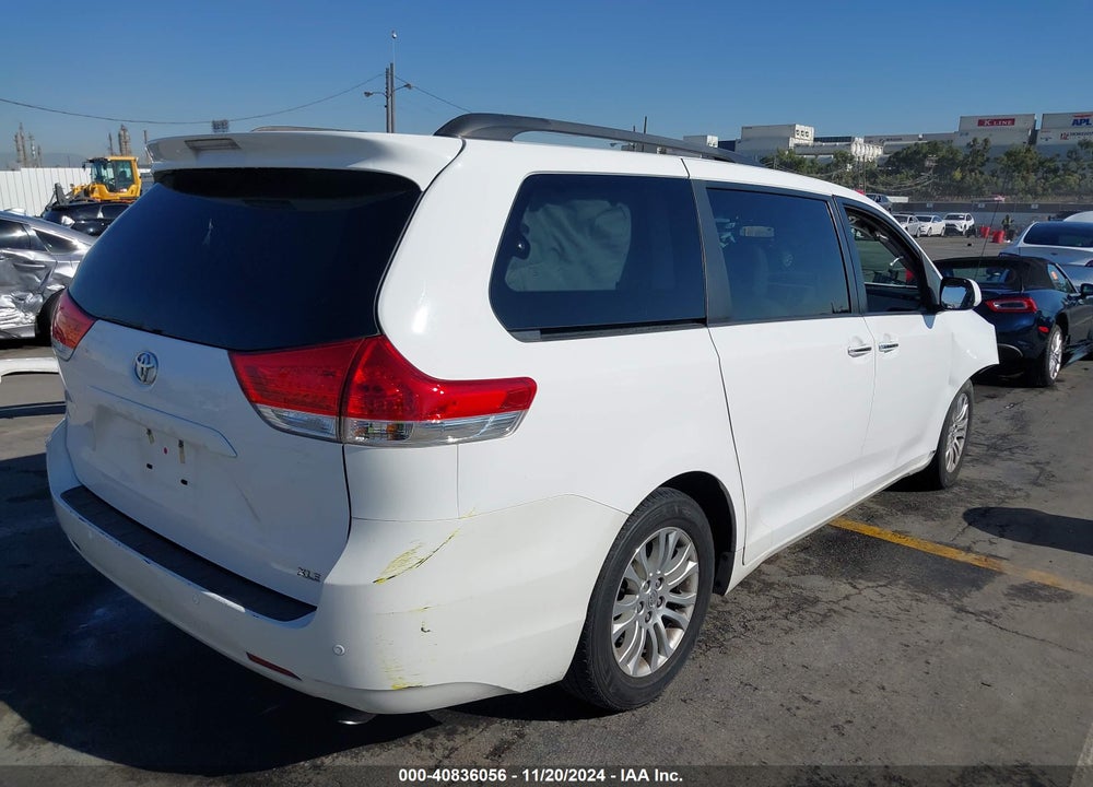 2014 TOYOTA SIENNA XLE LIMITED VIN: 5TDYK3DC9ES458868