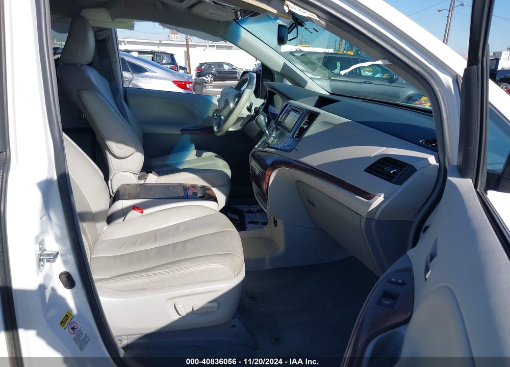 2014 TOYOTA SIENNA XLE LIMITED VIN: 5TDYK3DC9ES458868