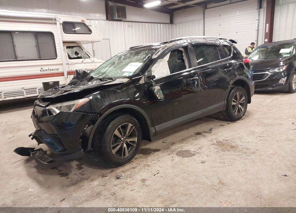 2017 TOYOTA RAV4 XLE VIN: 2T3RFREV3HW662273