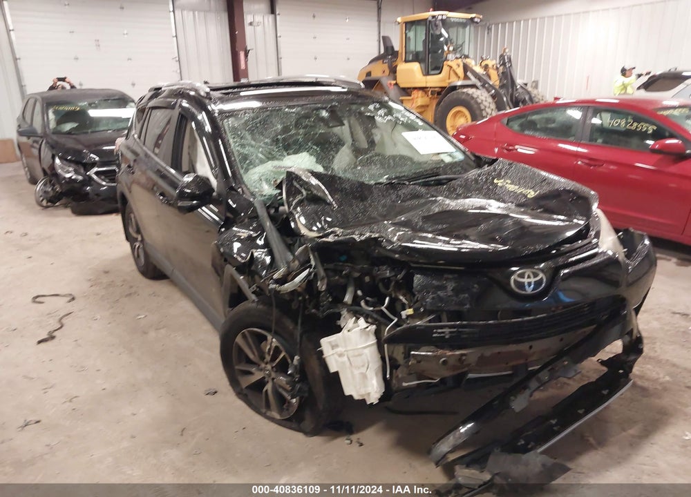 2017 TOYOTA RAV4 XLE VIN: 2T3RFREV3HW662273