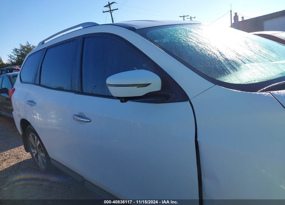 2017 NISSAN PATHFINDER SL VIN: 5N1DR2MN8HC618519