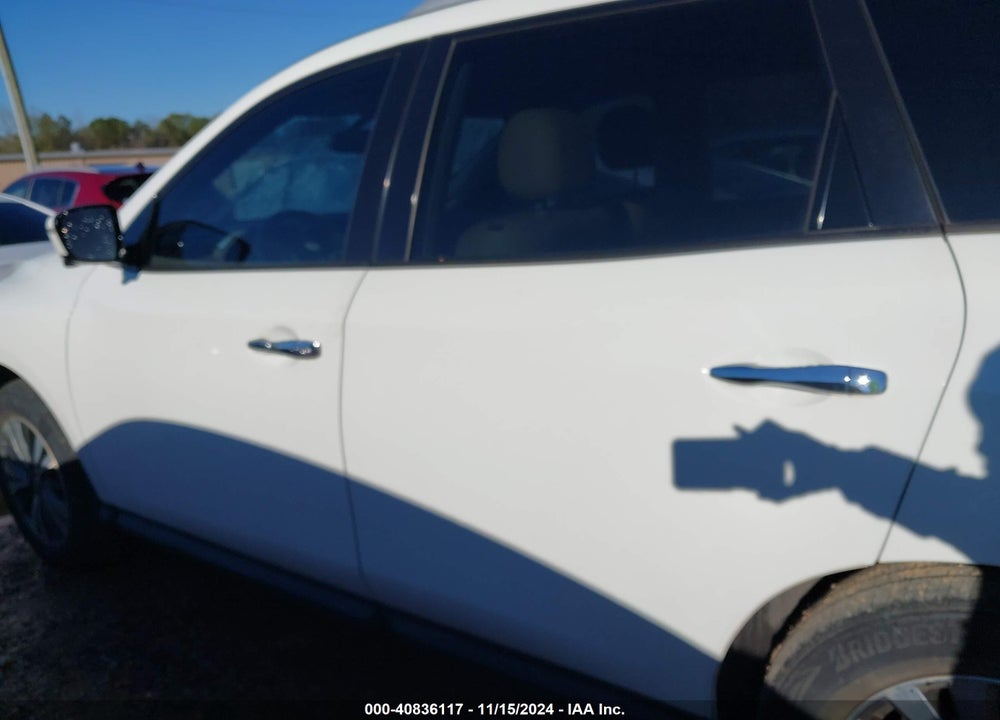 2017 NISSAN PATHFINDER SL VIN: 5N1DR2MN8HC618519