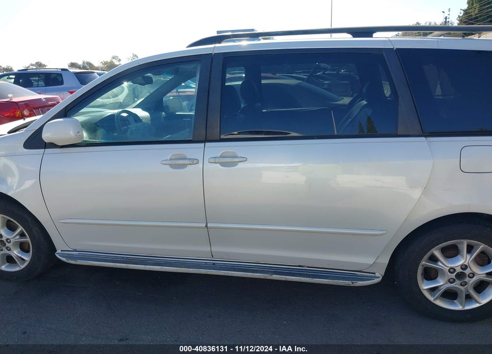 2004 TOYOTA SIENNA XLE VIN: 5TDZA22CX4S209711