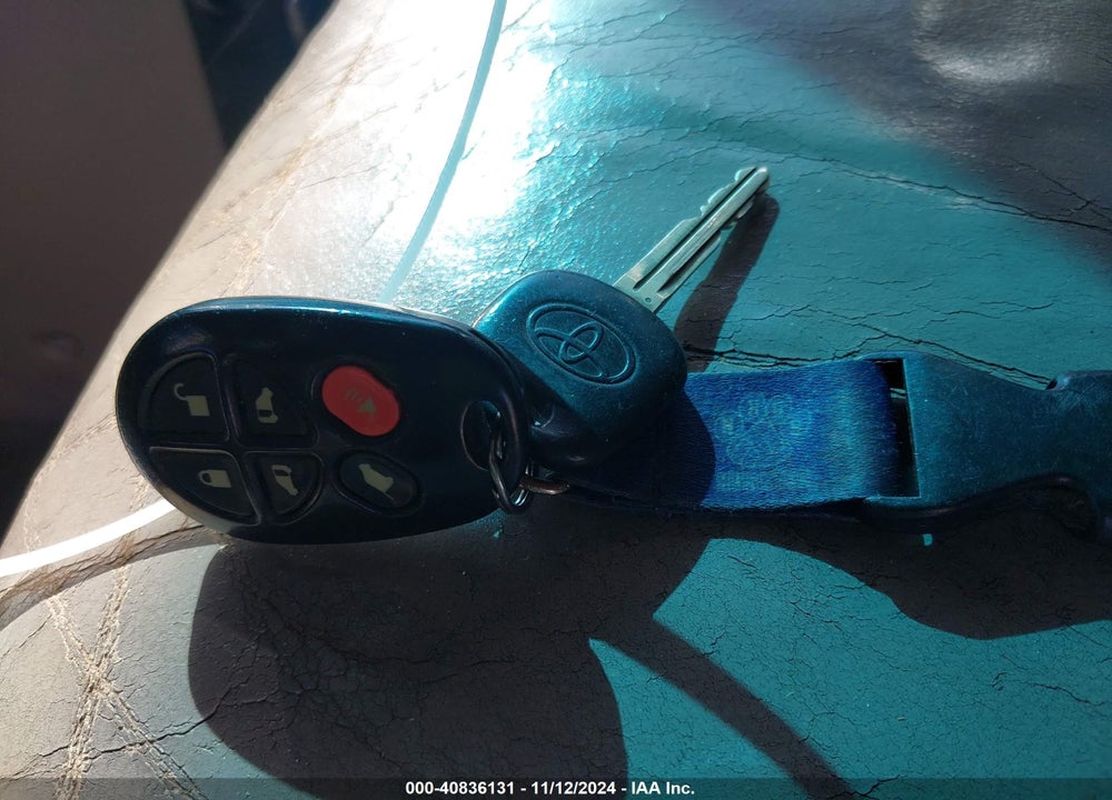 2004 TOYOTA SIENNA XLE VIN: 5TDZA22CX4S209711