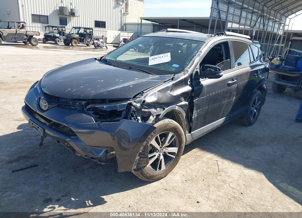 2018 TOYOTA RAV4 ADVENTURE/XLE VIN: JTMWFREV1JJ152429