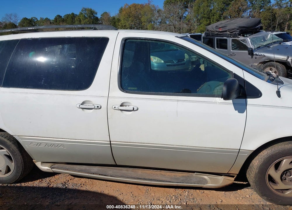1998 TOYOTA SIENNA XLE VIN: 4T3ZF13C5WU012344