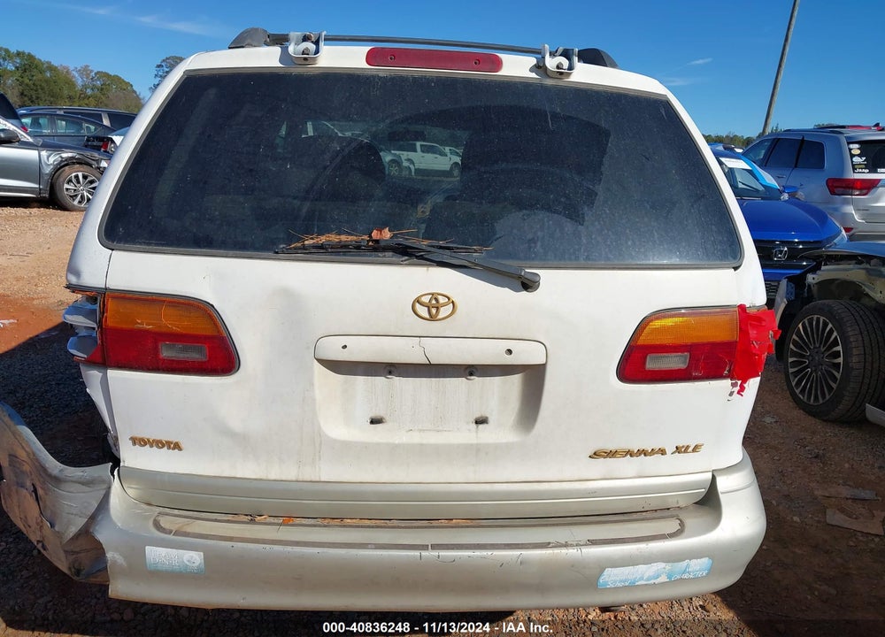 1998 TOYOTA SIENNA XLE VIN: 4T3ZF13C5WU012344