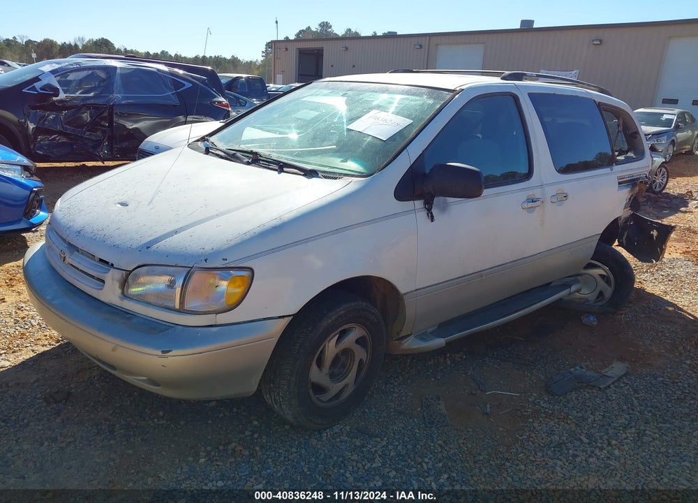 1998 TOYOTA SIENNA XLE VIN: 4T3ZF13C5WU012344