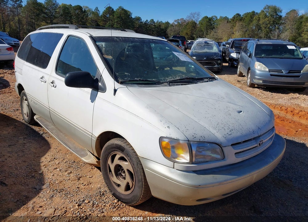 1998 TOYOTA SIENNA XLE VIN: 4T3ZF13C5WU012344