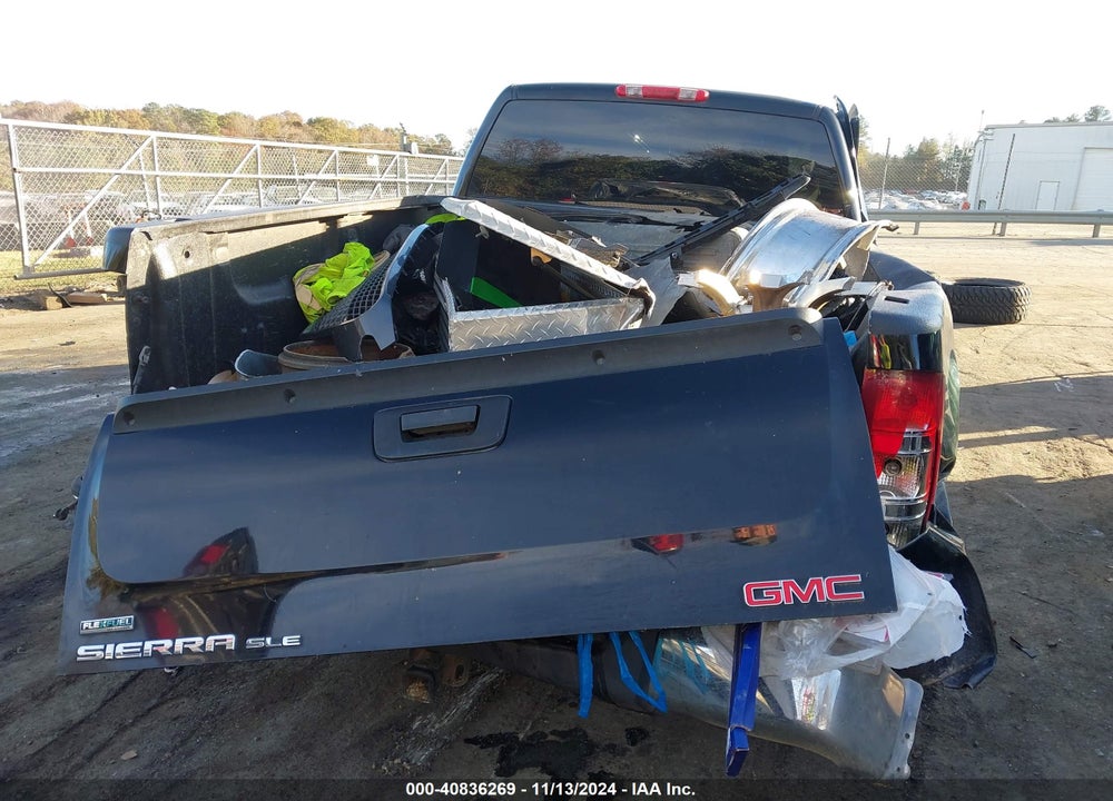2010 GMC SIERRA 1500 SLE VIN: 1GTSKVE35AZ111501