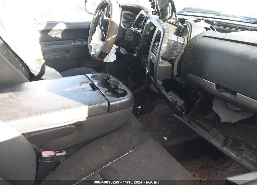 2010 GMC SIERRA 1500 SLE VIN: 1GTSKVE35AZ111501
