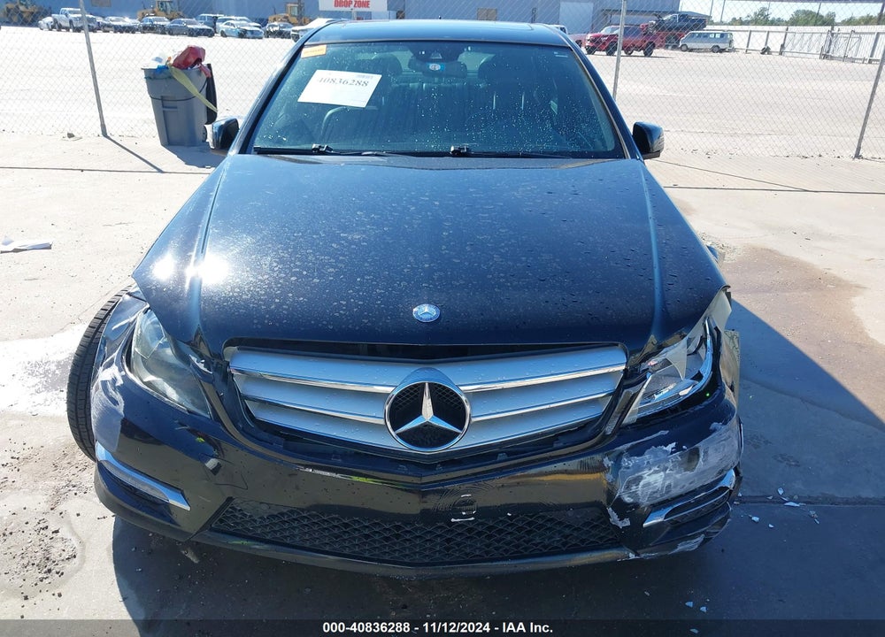 2012 MERCEDES-BENZ C 250 LUXURY/SPORT VIN: WDDGF4HB1CR231635