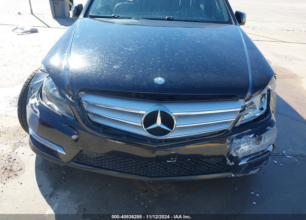 2012 MERCEDES-BENZ C 250 LUXURY/SPORT VIN: WDDGF4HB1CR231635