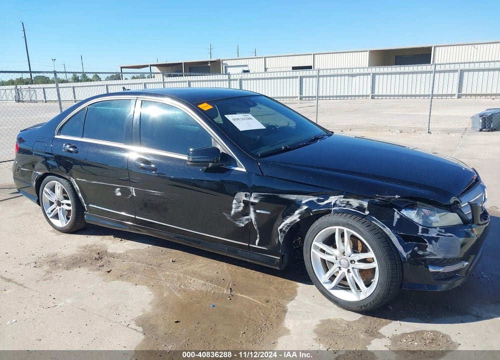 2012 MERCEDES-BENZ C 250 LUXURY/SPORT VIN: WDDGF4HB1CR231635
