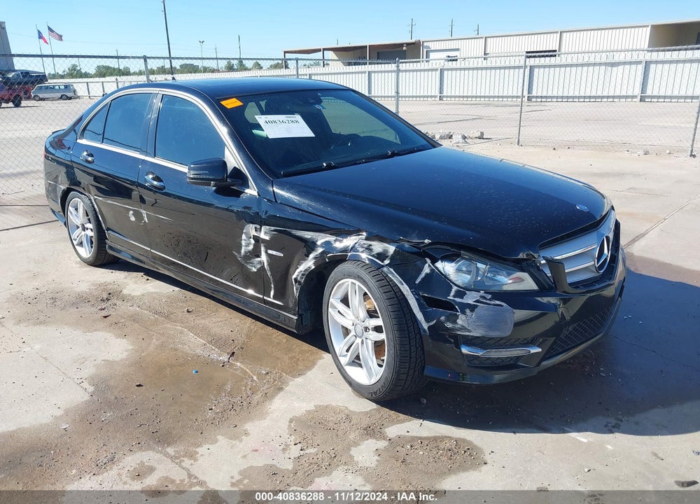 2012 MERCEDES-BENZ C 250 LUXURY/SPORT VIN: WDDGF4HB1CR231635