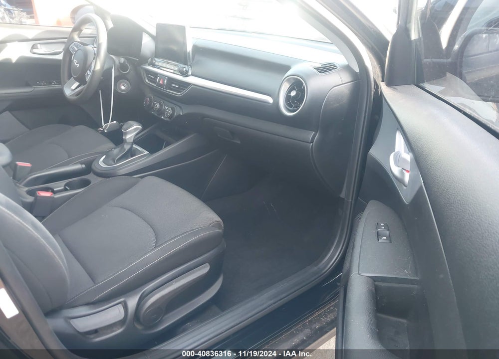 2023 KIA FORTE LXS VIN: 3KPF24AD8PE638561