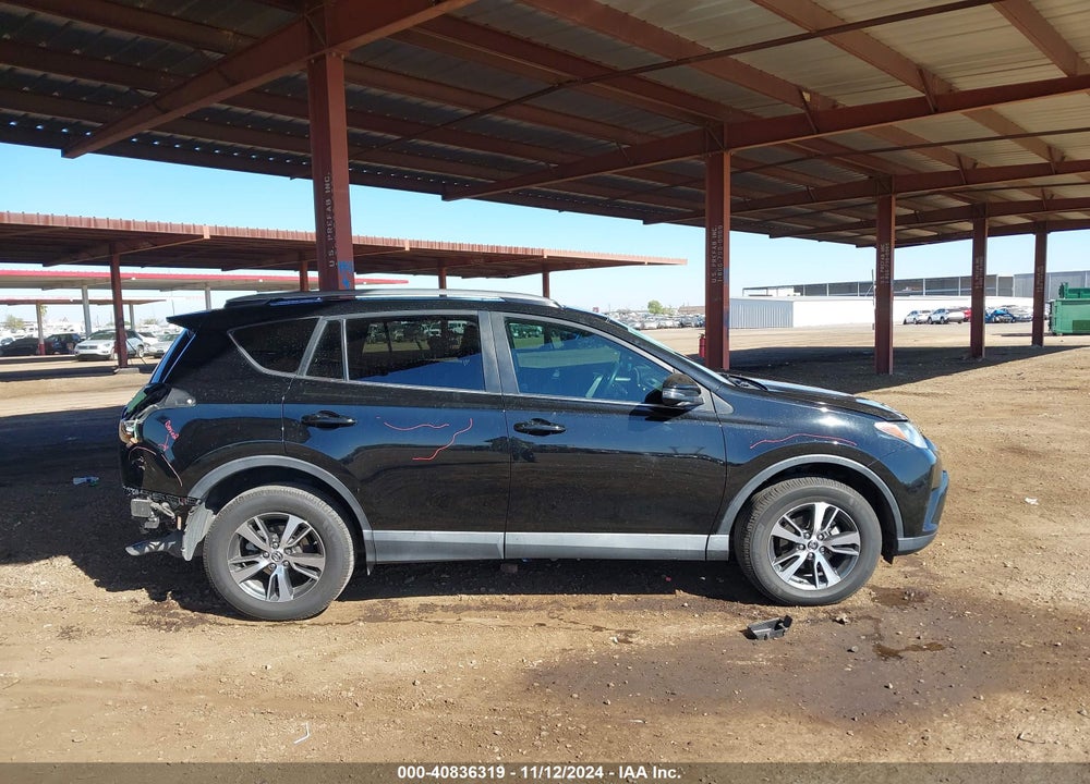 2018 TOYOTA RAV4 ADVENTURE/XLE VIN: 2T3WFREV3JW420382