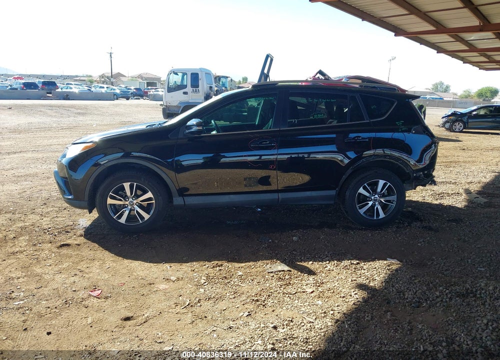 2018 TOYOTA RAV4 ADVENTURE/XLE VIN: 2T3WFREV3JW420382