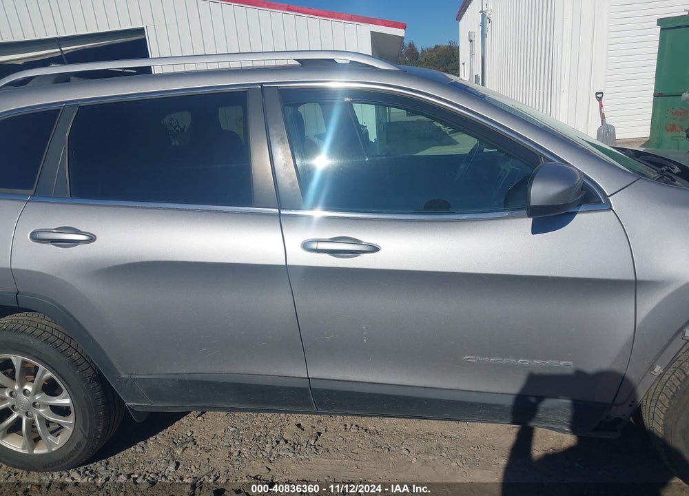 2019 JEEP CHEROKEE LATITUDE FWD VIN: 1C4PJLCB0KD130074
