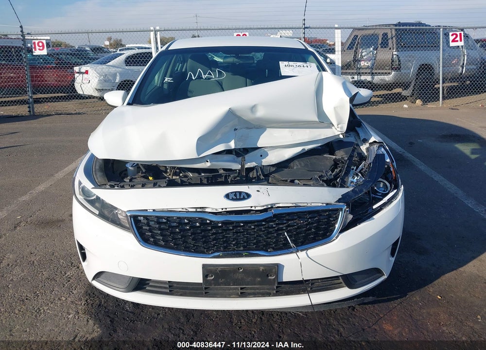 2018 KIA FORTE LX VIN: 3KPFK4A74JE281056