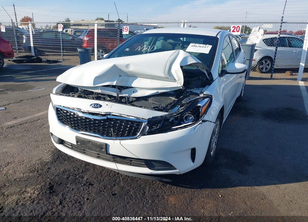 2018 KIA FORTE LX VIN: 3KPFK4A74JE281056