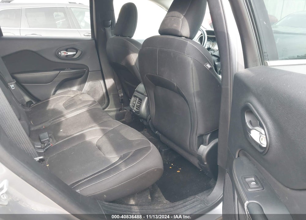 2015 JEEP CHEROKEE LATITUDE VIN: 1C4PJMCB4FW733450