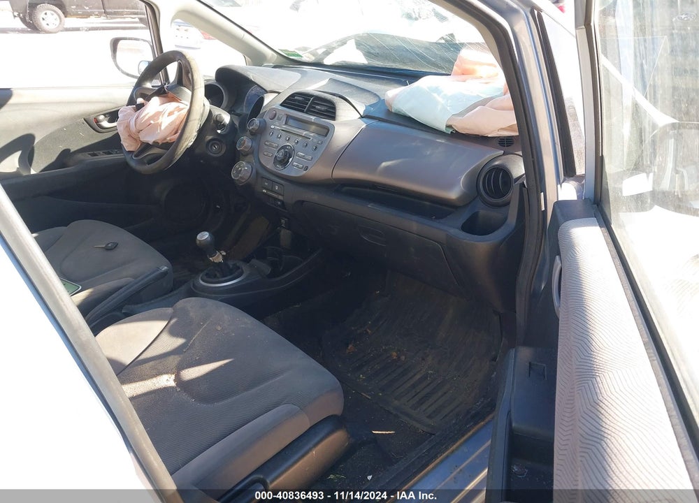 2009 HONDA FIT VIN: JHMGE87269C006742