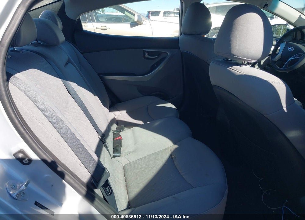 2011 HYUNDAI ELANTRA VIN: 5NPDH4AE0BH028981