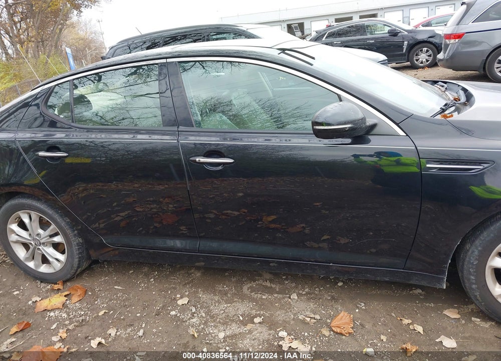 2011 KIA OPTIMA EX VIN: KNAGN4A78B5097082