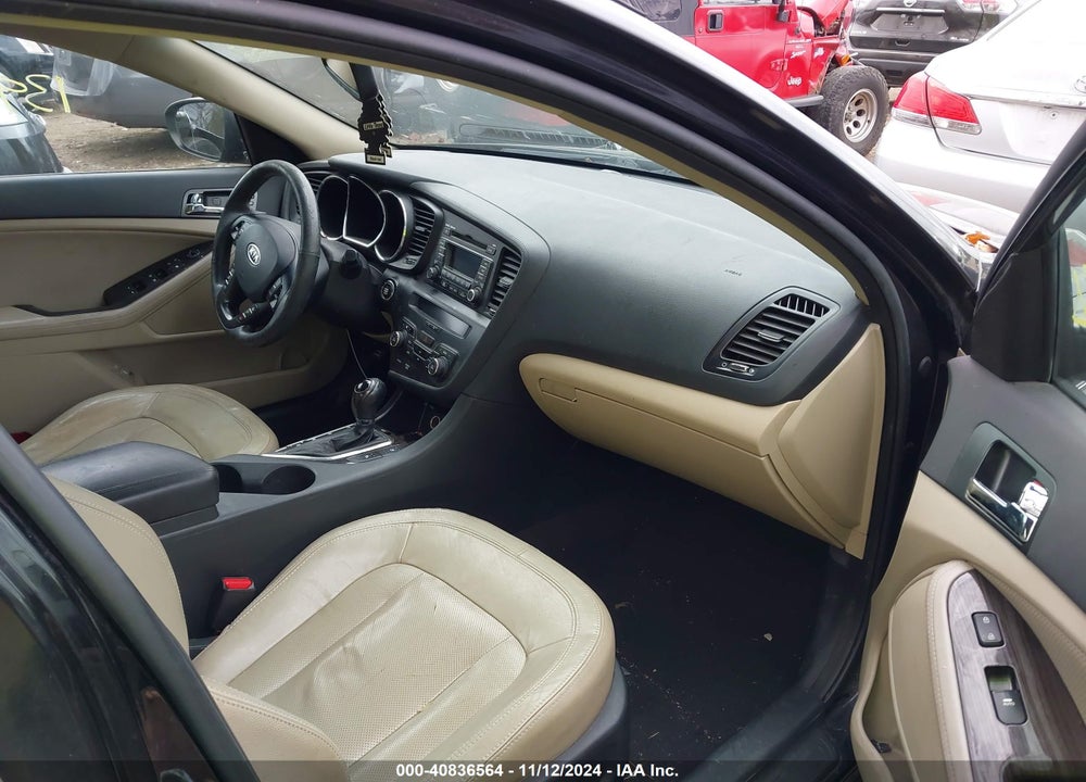 2011 KIA OPTIMA EX VIN: KNAGN4A78B5097082